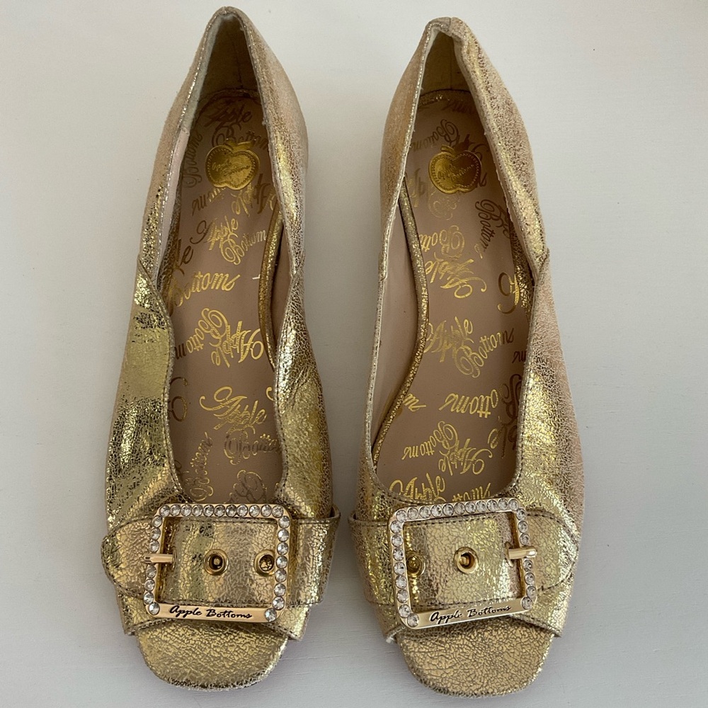 Vintage Gold Apple Bottoms Peep Toe Buckle Flats w/ Red Sole (6.5)